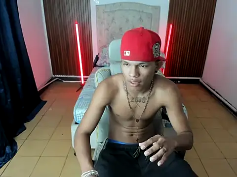Snapshot of juan_mhata chatting on 06.15.26 juan mhata online show from 06.15.26