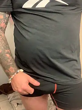 Snapshot of cruising-land chatting on 02.18.26 cruising-land online show from 02.18.26