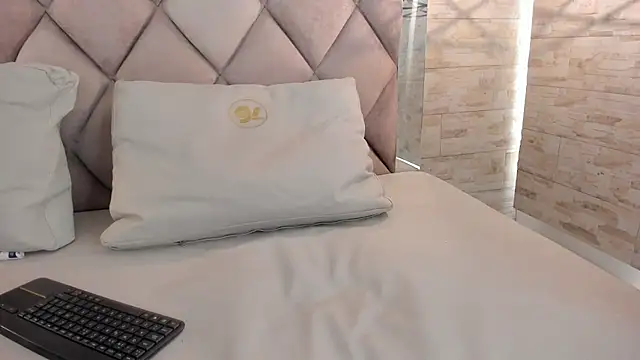 bella novoa online show from 03.10.26