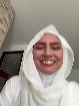 Snapshot of Darsha_Khemu chatting on 05.30.26 Darsha Khemu online show from 05.30.26