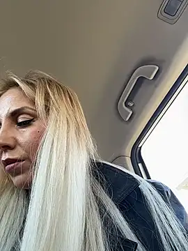 Snapshot of LisaMurr chatting on 04.17.26 LisaMurr online show from 04.17.26