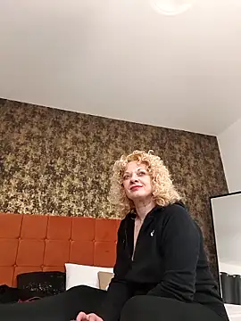 Snapshot of LaireeFelini chatting on 03.01.26 LaireeFelini online show from 03.01.26