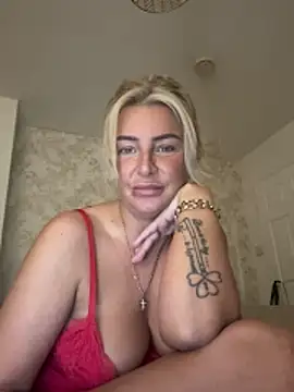 Snapshot of Gypsyrose_x1 chatting on 02.24.26 Gypsyrose x1 online show from 02.24.26