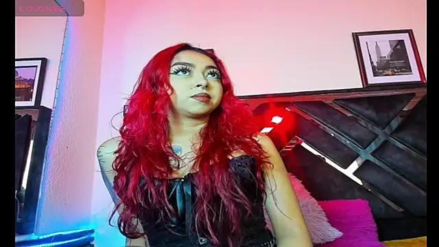 Snapshot of poyson_ivy chatting on 02.18.26 poyson ivy online show from 02.18.26