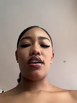 kali rousse online show from 04.14.26