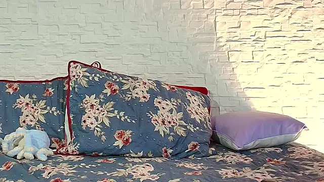 Eliassalvatore  online show from 04.15.26