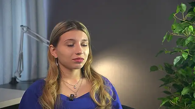 Snapshot of SuAvison chatting on 02.22.26 SuAvison online show from 02.22.26