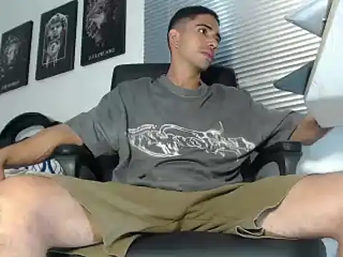 Snapshot of Kratoswolf chatting on 07.22.26 Kratoswolf online show from 07.22.26
