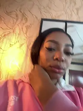 Snapshot of MiaDiamod chatting on 05.19.26 MiaDiamod online show from 05.19.26