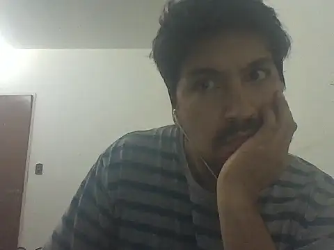 Snapshot of LeCorbu10 chatting on 04.10.26 LeCorbu10 online show from 04.10.26