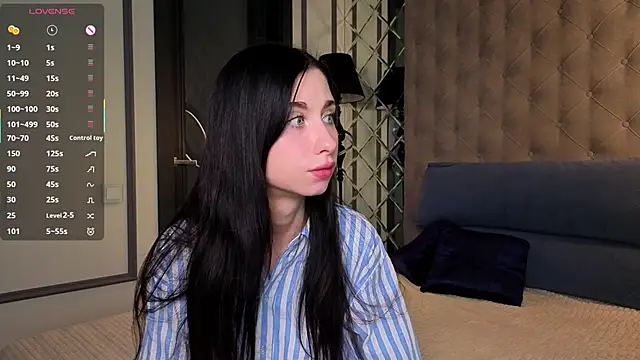 Snapshot of MiguelinaRasmuson chatting on 04.25.26 MiguelinaRasmuson online show from 04.25.26