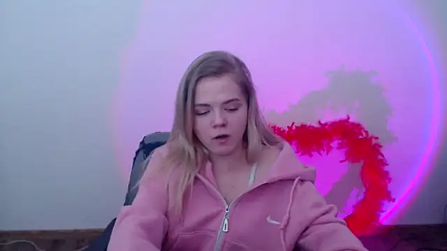 FoxiLana online show from 02.28.26