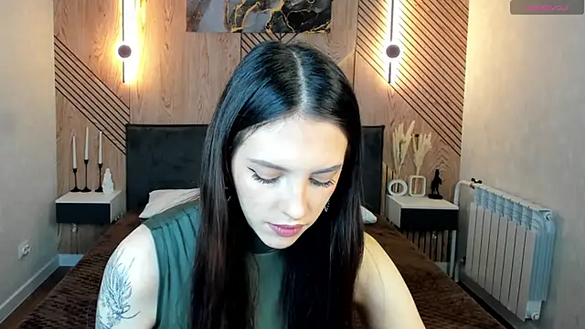 Snapshot of elise_robbie chatting on 03.16.26 elise robbie online show from 03.16.26