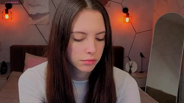 Snapshot of elise_robbie chatting on 03.30.26 elise robbie online show from 03.30.26