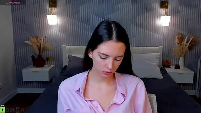 Snapshot of elise_robbie chatting on 04.09.26 elise robbie online show from 04.09.26