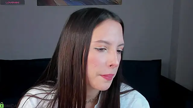 Snapshot of elise_robbie chatting on 05.02.26 elise robbie online show from 05.02.26
