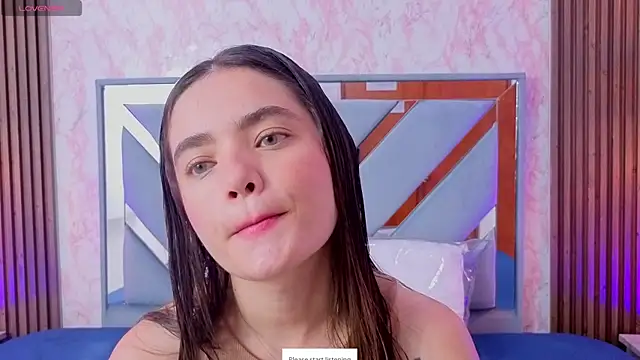 Snapshot of LittleeSara18 chatting on 05.16.26 LittleeSara18 online show from 05.16.26
