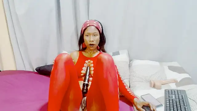 Snapshot of QueenYc chatting on 03.06.26 QueenYc online show from 03.06.26