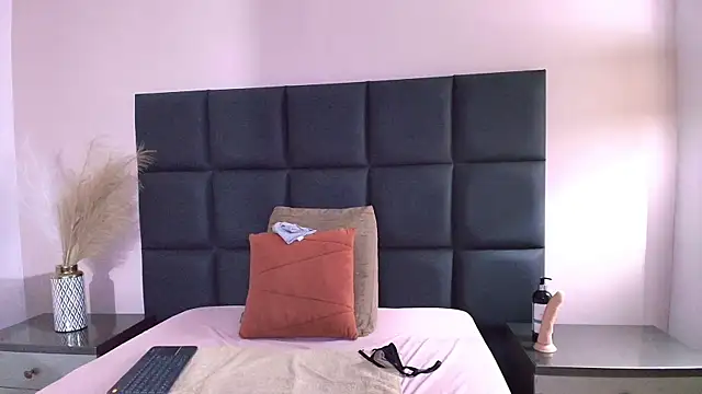 KatrionaNyx online show from 05.15.26