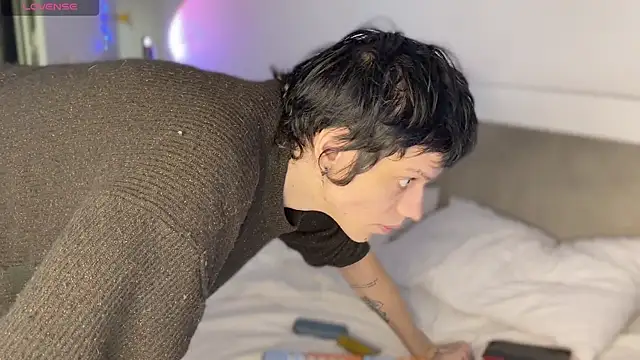 Snapshot of oorange__boy chatting on 03.26.26 oorange boy online show from 03.26.26