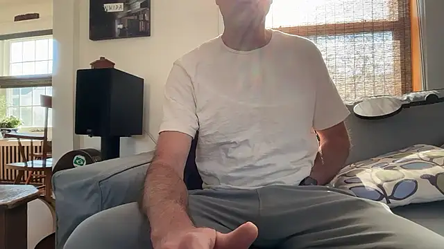 Snapshot of Guy__Grey chatting on 04.09.26 Guy Grey online show from 04.09.26