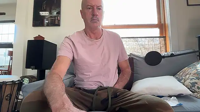 Snapshot of Guy__Grey chatting on 04.12.26 Guy Grey online show from 04.12.26