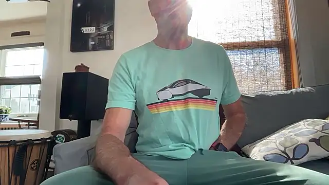 Snapshot of Guy__Grey chatting on 04.14.26 Guy Grey online show from 04.14.26