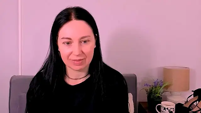 Snapshot of MiaFair chatting on 04.23.26 MiaFair online show from 04.23.26
