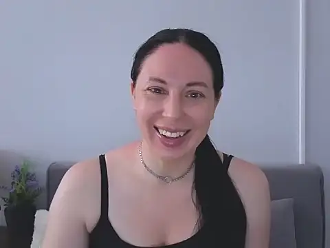 Snapshot of MiaFair chatting on 05.29.26 MiaFair online show from 05.29.26