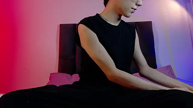 Snapshot of lui_x_dust chatting on 04.30.26 lui x dust online show from 04.30.26