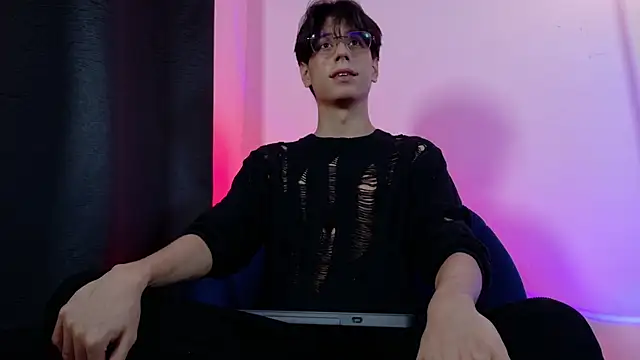Snapshot of lui_x_dust chatting on 05.19.26 lui x dust online show from 05.19.26