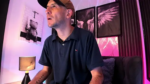 Snapshot of Milanwhite_ chatting on 03.03.26 Milanwhite online show from 03.03.26