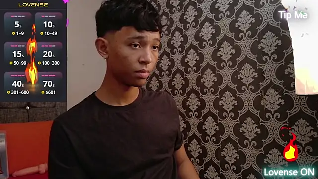 Snapshot of Little_Twink19x chatting on 05.28.26 Little Twink19x online show from 05.28.26