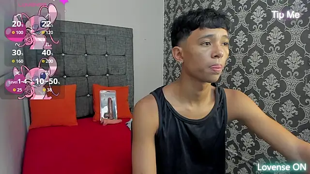 Snapshot of Little_Twink19x chatting on 05.31.26 Little Twink19x online show from 05.31.26