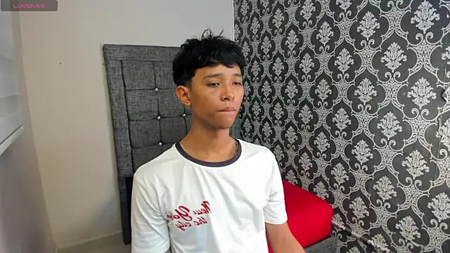 Snapshot of Little_Twink19x chatting on 07.01.26 Little Twink19x online show from 07.01.26