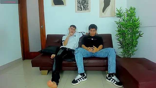 Snapshot of crazyhouse01 chatting on 02.25.26 crazyhouse01 online show from 02.25.26