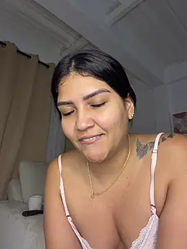 Snapshot of EmiliaVincenzo chatting on 03.19.26 EmiliaVincenzo online show from 03.19.26