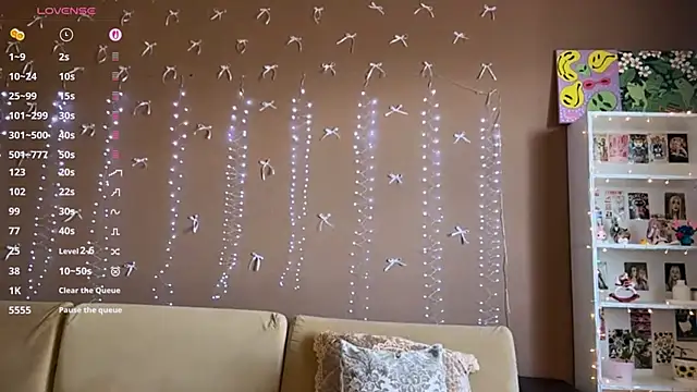 Snapshot of SoraCat chatting on 02.19.26 SoraCat online show from 02.19.26