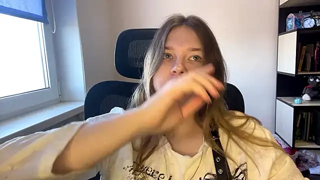 TomikoPfau online show from 03.30.26