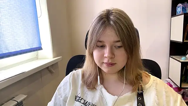 TomikoPfau online show from 04.09.26