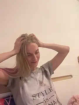 Snapshot of Faiiry_ chatting on 02.19.26 Faiiry online show from 02.19.26