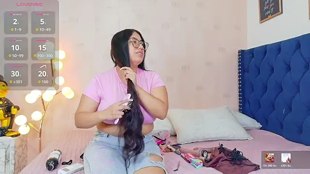 curvybuffgirllll online show from 07.23.26