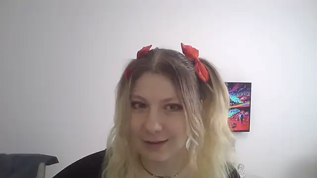 Foxy Bright online show from 03.04.26