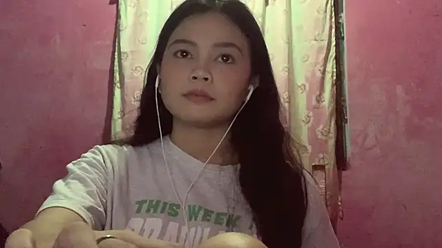 Snapshot of DessertFlower chatting on 04.18.26 DessertFlower online show from 04.18.26