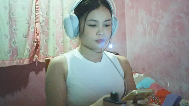 Snapshot of DessertFlower chatting on 04.24.26 DessertFlower online show from 04.24.26