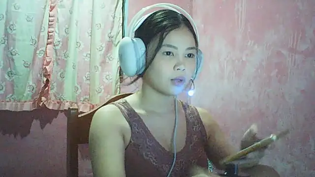 Snapshot of DessertFlower chatting on 04.25.26 DessertFlower online show from 04.25.26