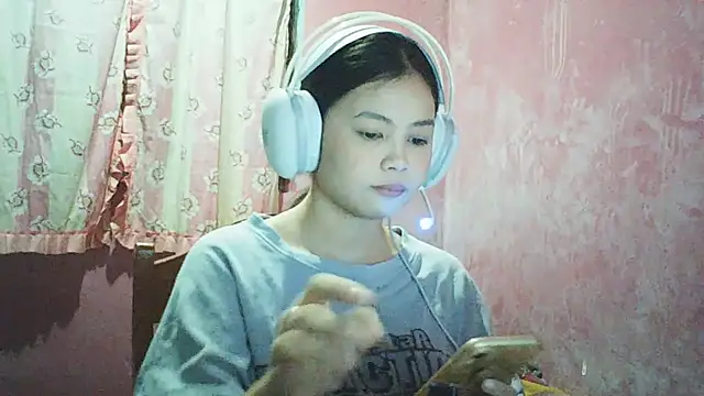 Snapshot of DessertFlower chatting on 04.26.26 DessertFlower online show from 04.26.26
