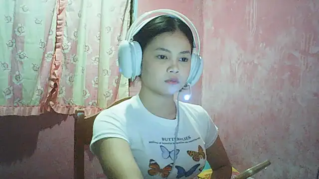 Snapshot of DessertFlower chatting on 04.29.26 DessertFlower online show from 04.29.26