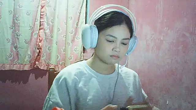 Snapshot of DessertFlower chatting on 05.01.26 DessertFlower online show from 05.01.26