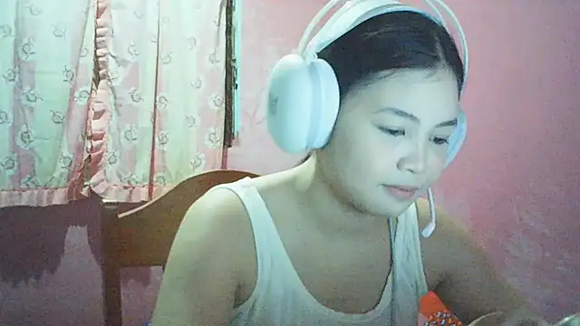 Snapshot of DessertFlower chatting on 05.08.26 DessertFlower online show from 05.08.26